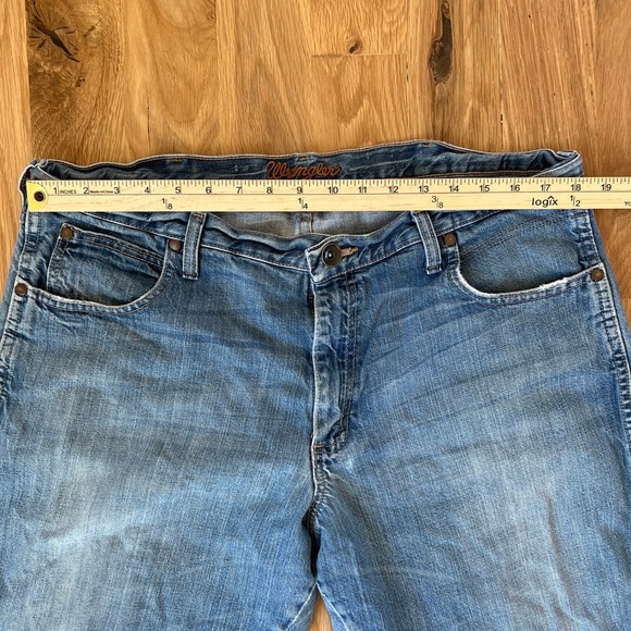 Mens Wrangler Boot Cut Medium Wash‎ Denim Jeans SZ 38 x 30 - Picture 4 of 6
